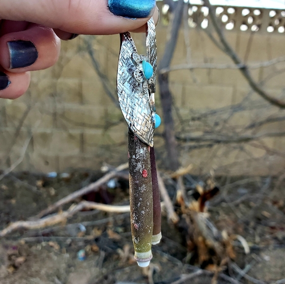 New Carved Copper Natural Coral Leaf Flower Pendant. - Picture 9 of 14